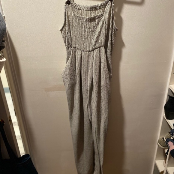 Wide leg jumpsuit/overalls - Picture 11 of 11